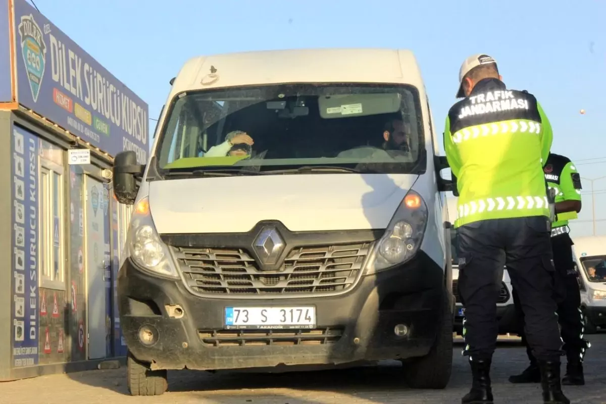 cizrede okul servislerine guvenlik denetimi 7thyh1bp.jpg