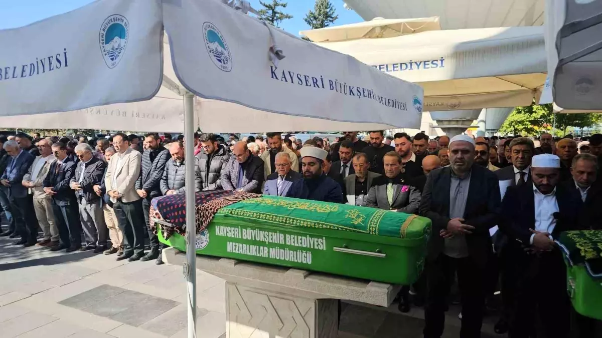 kayseri sanayiciler dernegi baskani memici kizilkayanin esi son yolculuguna ugurlandi 2cZNRMmx.jpg