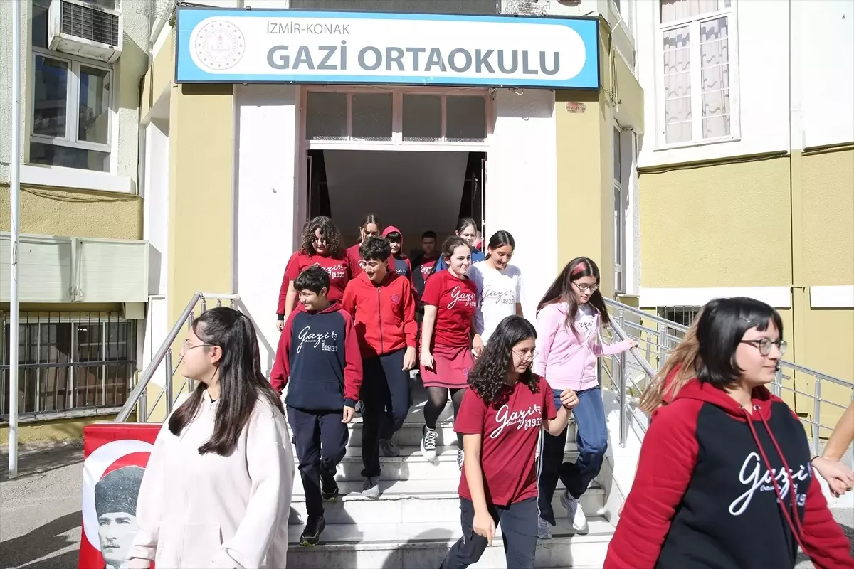 okullarda afet tatbikatlari gerceklestirildi 6OJncITu.jpg