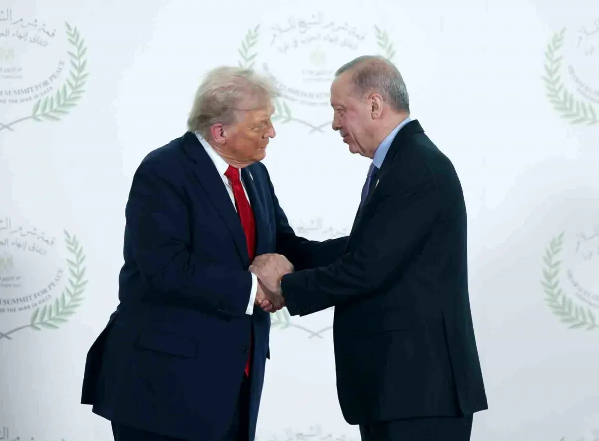trump gazze baris zirvesinde liderlerle bir araya geldi utGQnELd.jpg